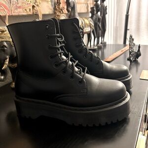 Dr Martens Black Jadon Boot Women’s US 9